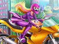 Девочка-шпион на мотоцикле